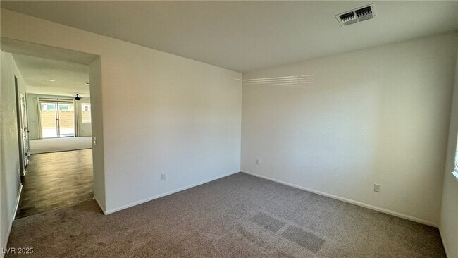 Photo - 6931 Feather Hl St