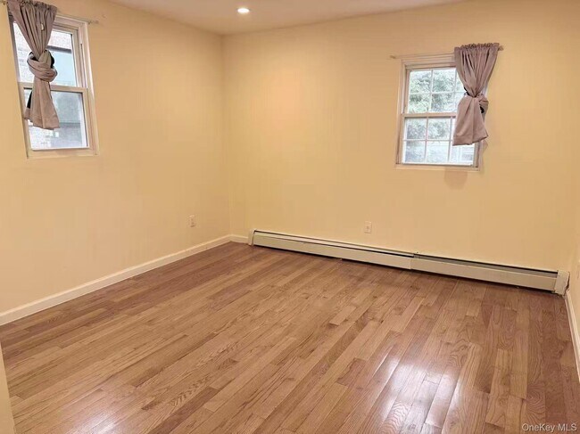 45-28 Parsons Blvd