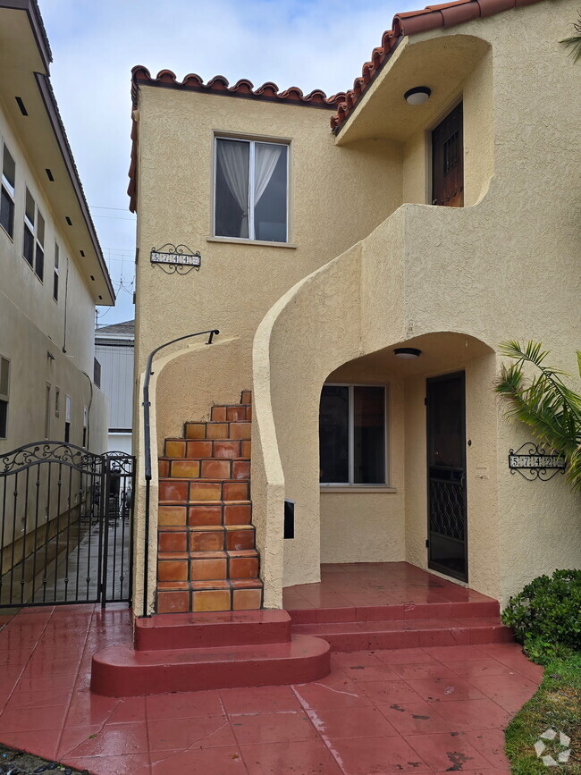 Building Photo - 5742 Campo Walk Unit 5742 Rental