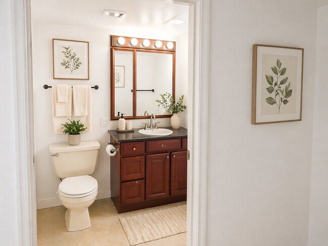 Photo - 7856 Renton Ave S Unidad C