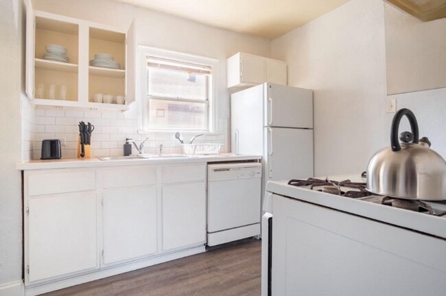 Photo - 5928-5928 Victor St Unidad 5930