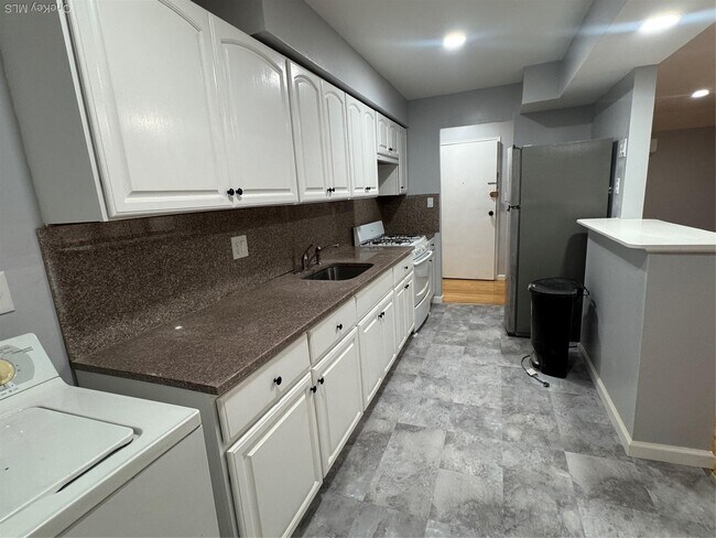 Photo - 59-43 174th St Unidad 3rd Fl