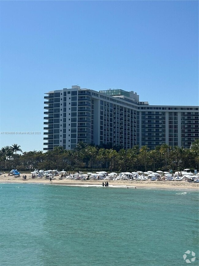 Building Photo - 10275 Collins Ave Unit 1402 Rental