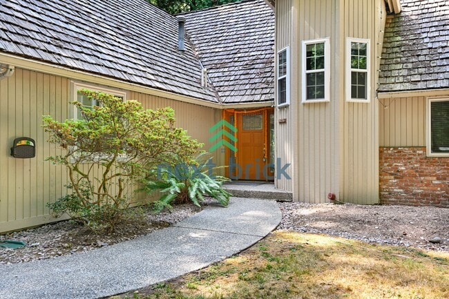 Photo - Spacious 5-Bedroom Haven with 3 Full Baths in Redmond – Your Dream Home Awaits!