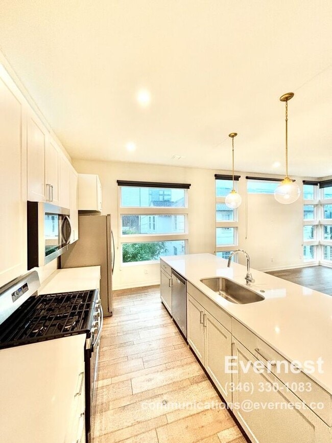 Photo - 2528 N Fitzhugh Ave