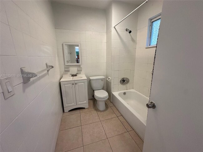 267 NW 33rd St Unit 2
