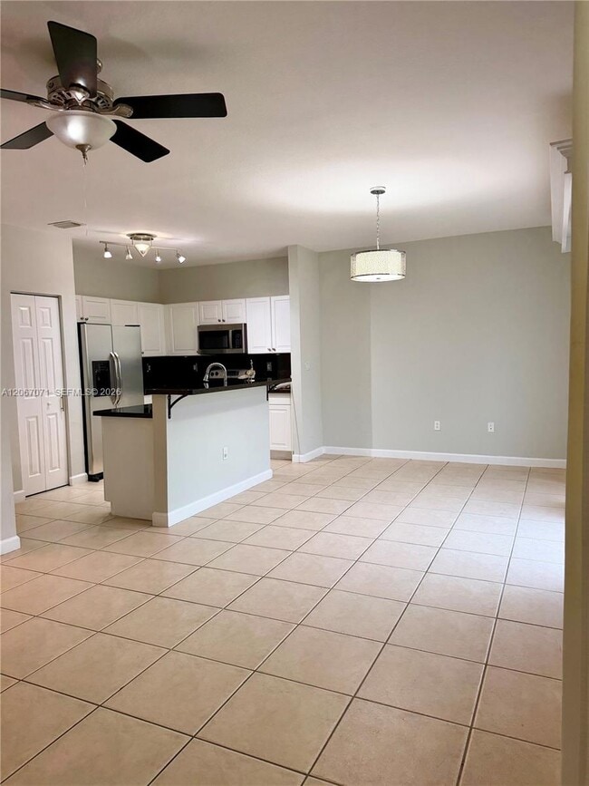 1067 NE 41st Pl