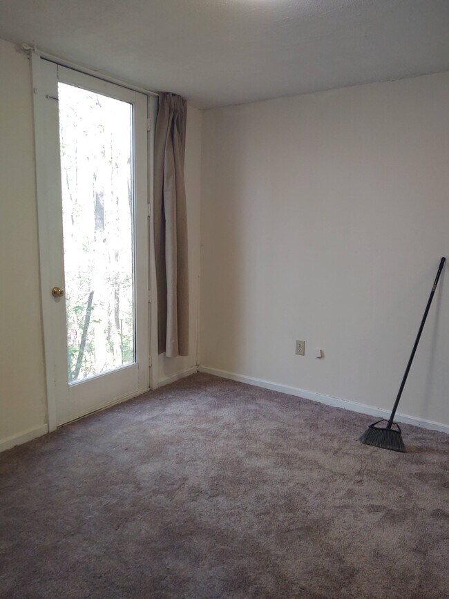 9129 Red Oak Dr Apartments Unit Lower King VA