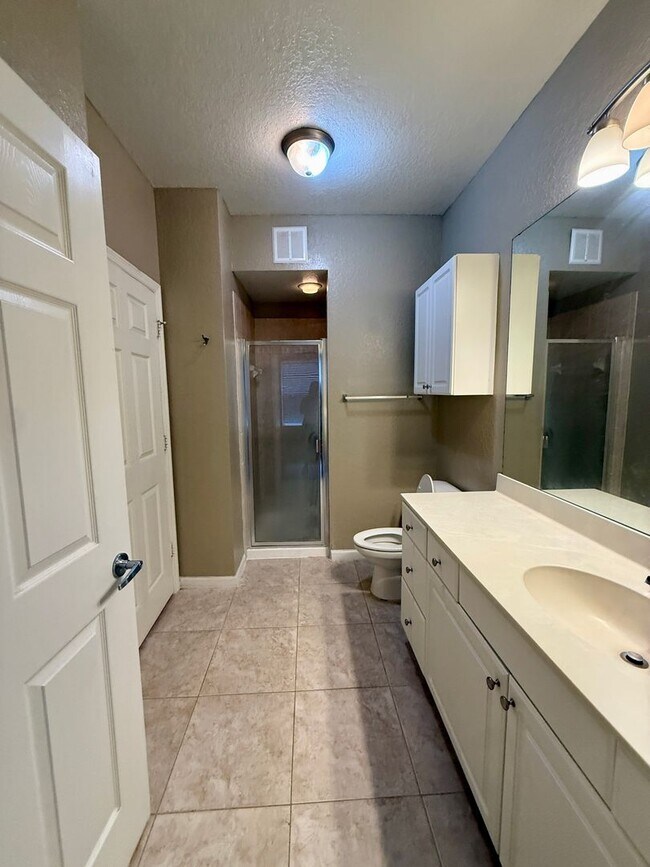 Photo - 8539 Gate Pkwy W