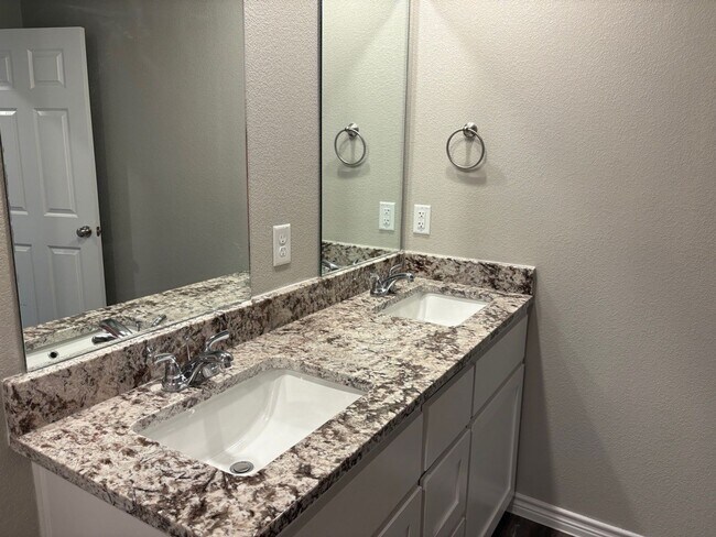 Photo - 2109 Wildewood Dr Unidad A
