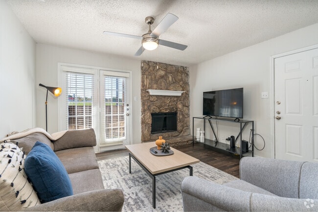 2BR, 1BA - 895SF - Living Room