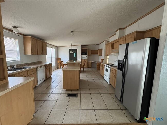 Photo - 1758 Ilka Switch