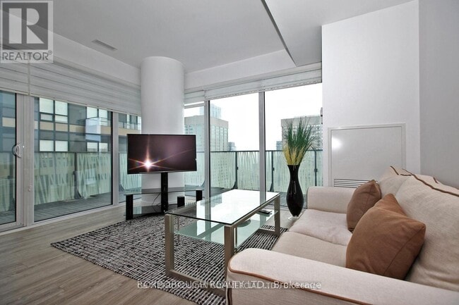 Photo - 42 Charles St E Unité 3107