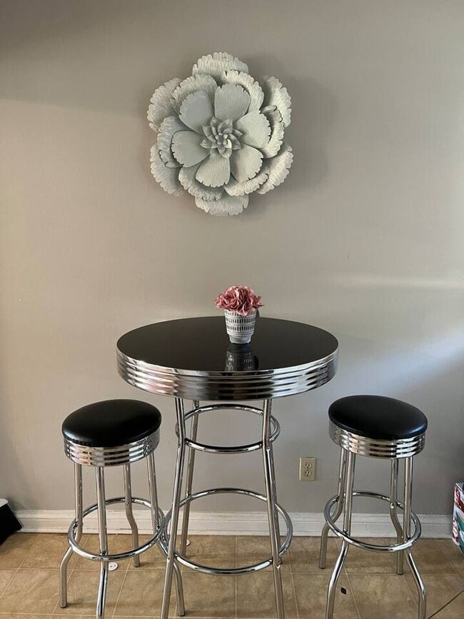 Photo - Charming 2 bedroom Duplex