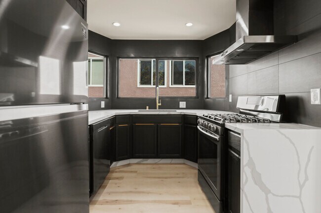 Photo - 1139 Bellevue Ave Unit 1145