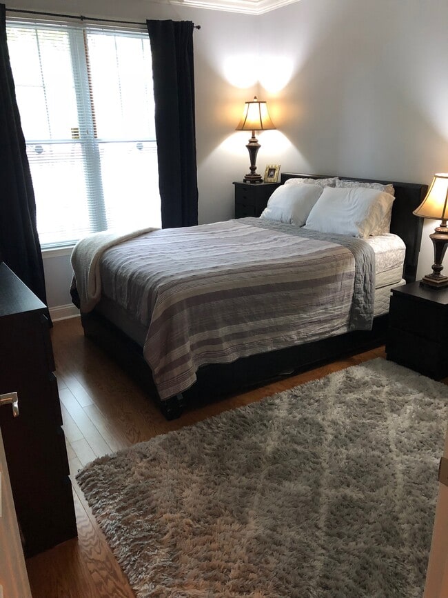 Photo - 300 W Elm St Unit 2131