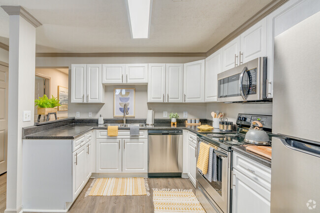 2BR, 2BA - 1,300SF Kitchen - Fountain Brook Apartments