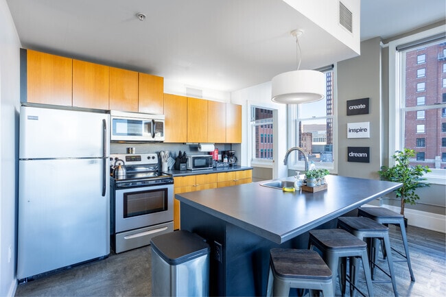 2BR, 1BA - 1105SF - Kitchen
