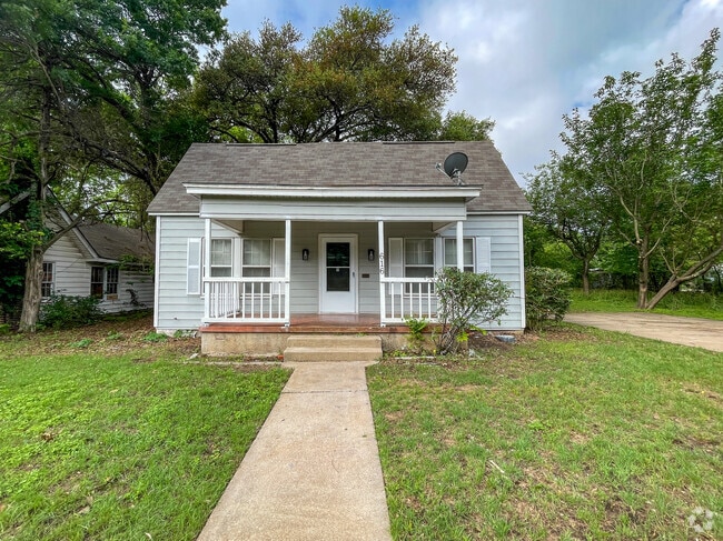 Building Photo - 616 N 35th St Rental