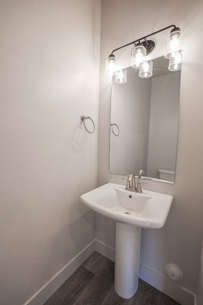 Photo - 3 bed, 2.5 bath Summerfield Townhome found in Rexburg!