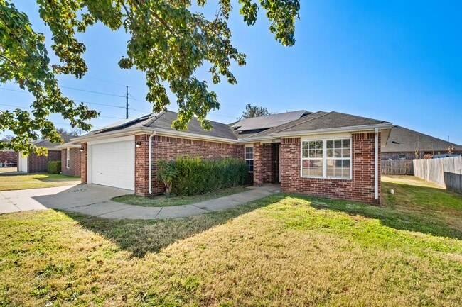 Photo - Eco-Friendly Solar Home in Bentonville!
