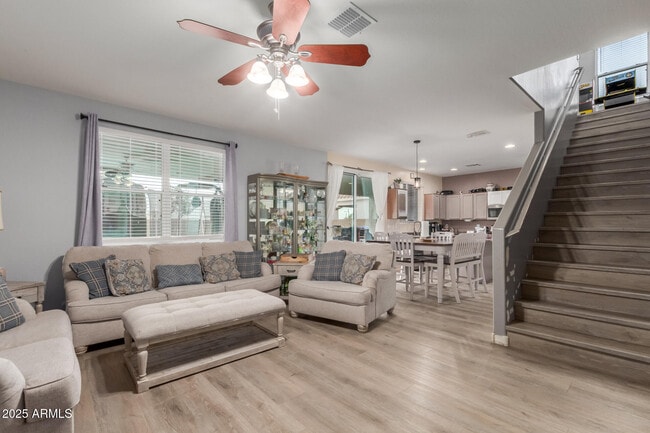 Photo - 836 E Constance Wy