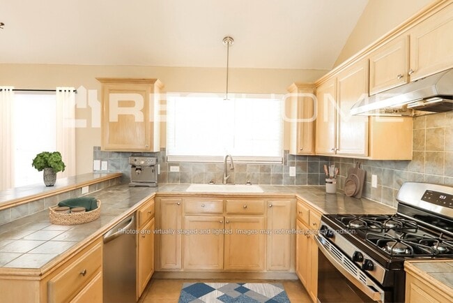 1132 Sparrow Hawk Dr