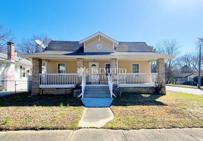 Building Photo - 829 Dillard St