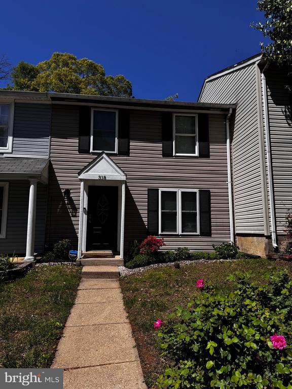 Photo - 318 Wood Hollow Ct Townhome