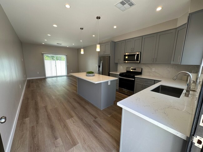 Photo - 8436 Oakdale Ave