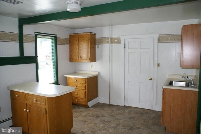 Photo - 9518 Circle Dr