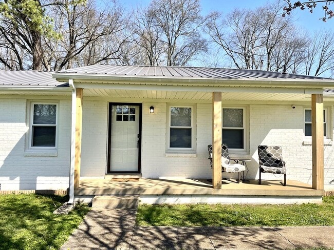 Photo - 214 Chapman Ln