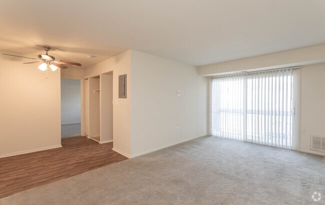 1BR, 1BA - 627 SF