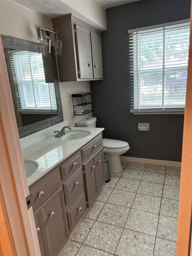 Photo - 3411 Stoney Oak Dr