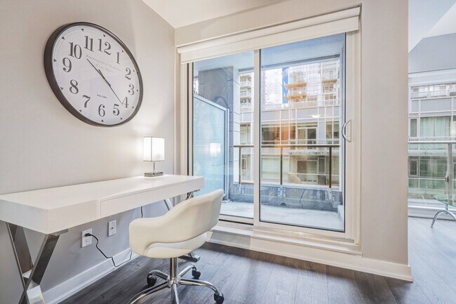 Photo - 179 Queen St W Unité SI ID1054580P