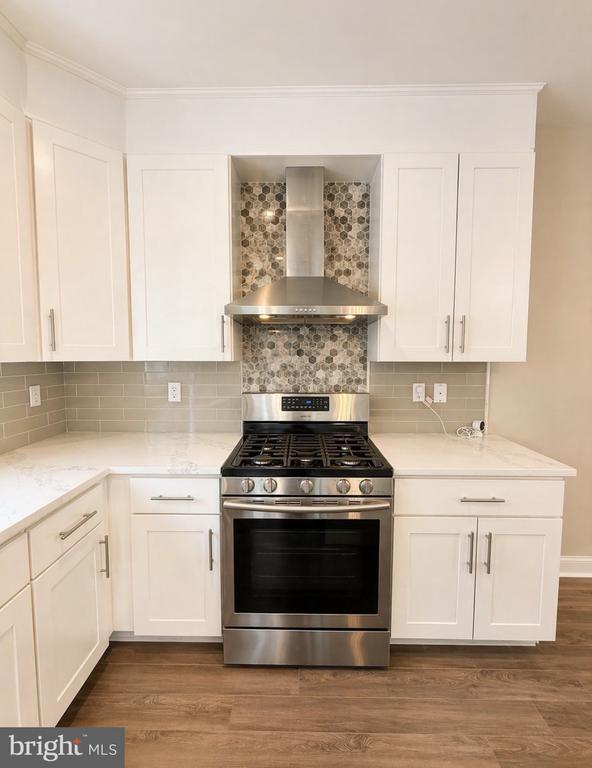 Photo - 903B Spring Mill Ave