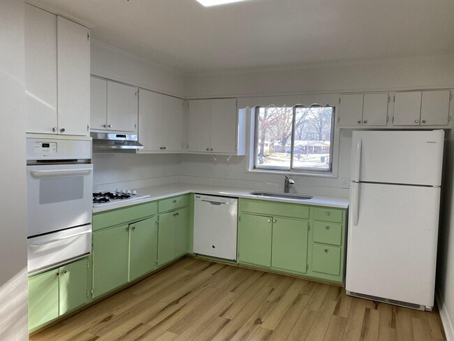 Photo - 2602 Robinson Ave