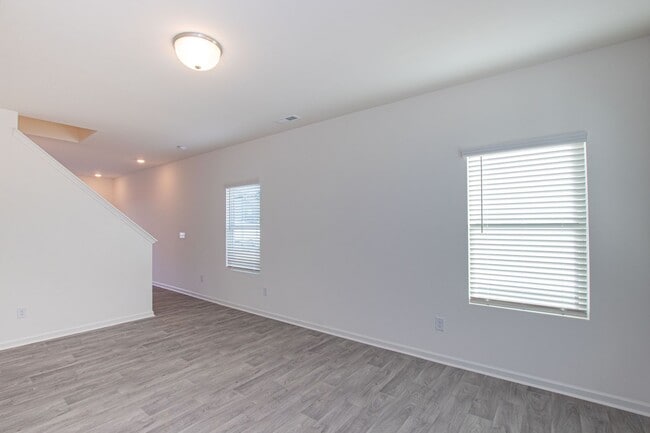 Photo - BEAUTIFUL 3BD/2.5BTH Townhome in Belmont a...