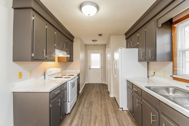 Photo - 10 Market Hall Ct House