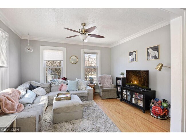 Photo - 1431 Jefferson St NE
