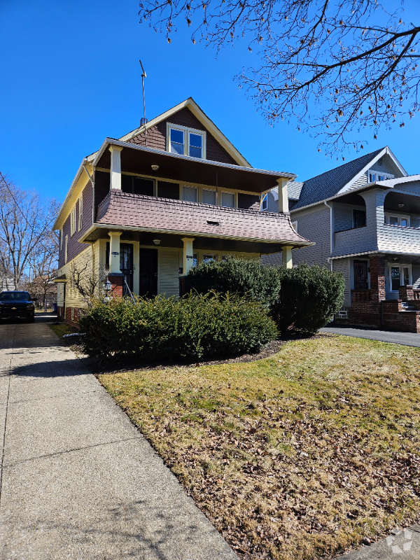 Building Photo - 3525 E 135th St Unit Down Rental