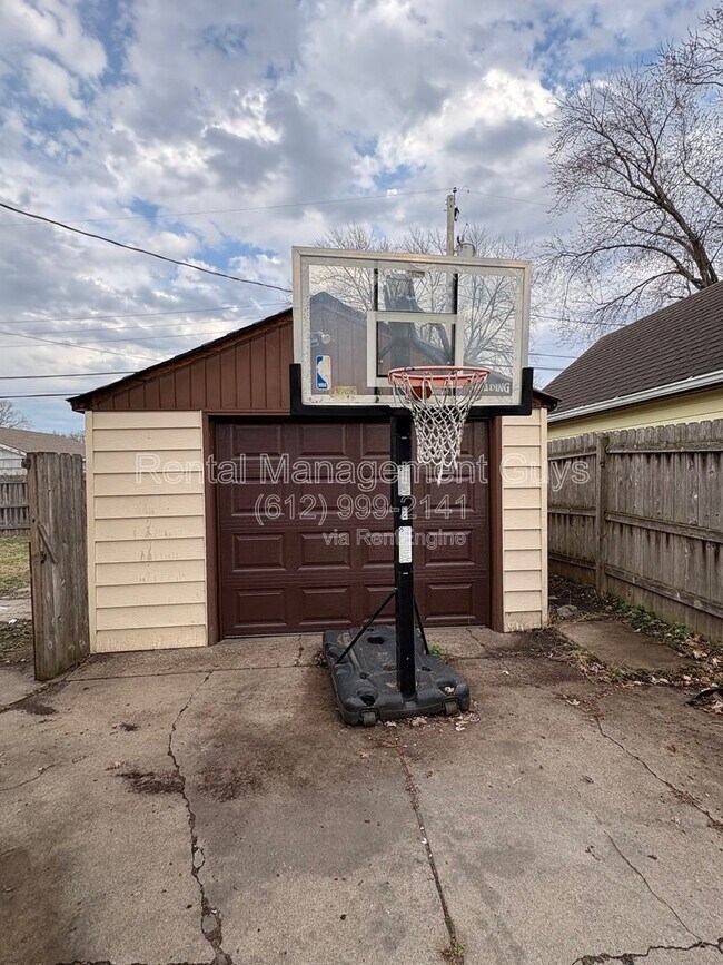 Photo - 4534 Zane Ave N