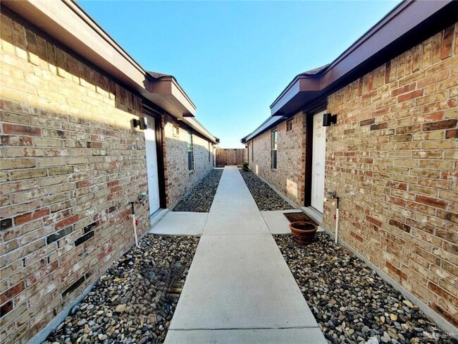 Building Photo - 14 Paola St Unit 1