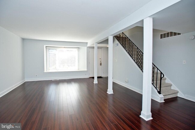 Photo - 126 E Chelsea Cir
