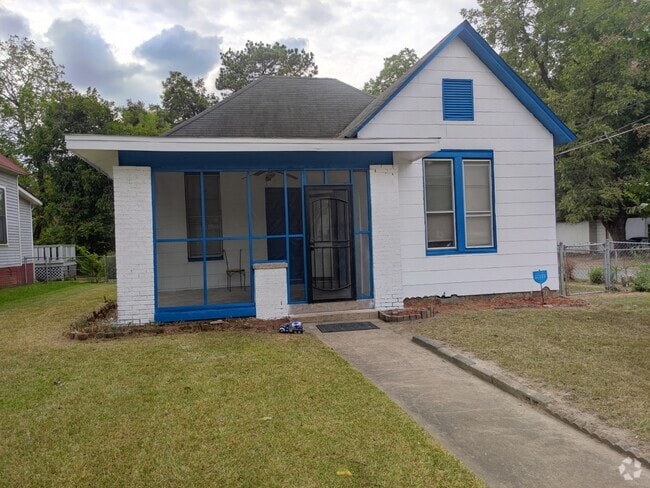 Building Photo - 1421 Willow St Rental