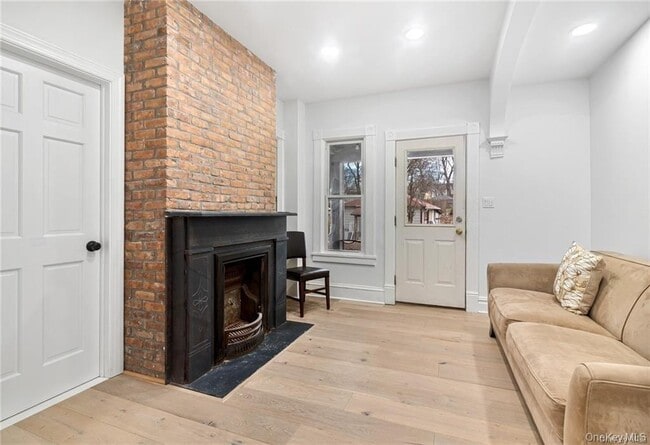 Photo - 1166 North Ave Unit 5