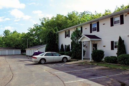 Walnut Street Apartments - Walnut Street Apartments