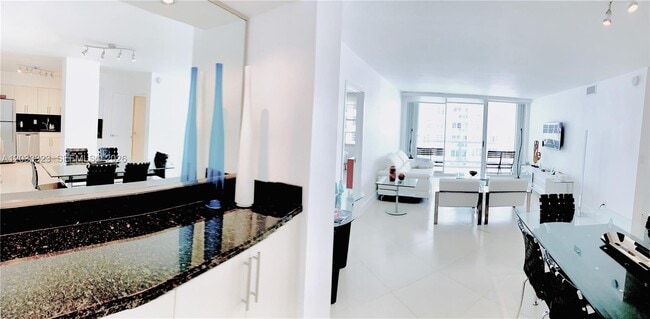Photo - 5151 Collins Ave Unit 828