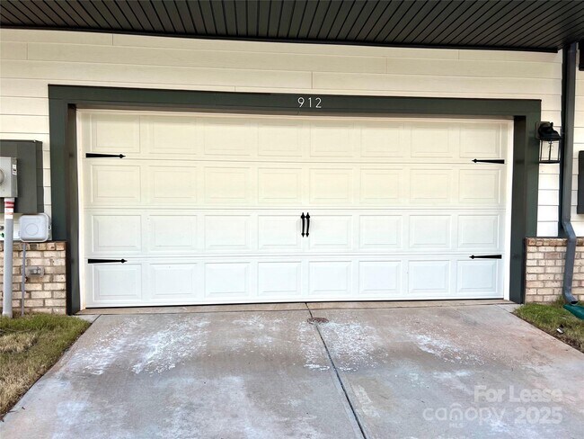 Photo - 912 Mary Max Dr