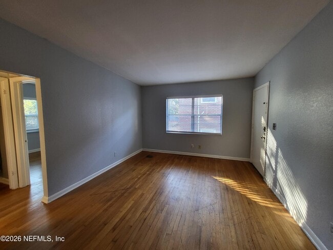 Photo - 2648 Dellwood Ave Unit 4